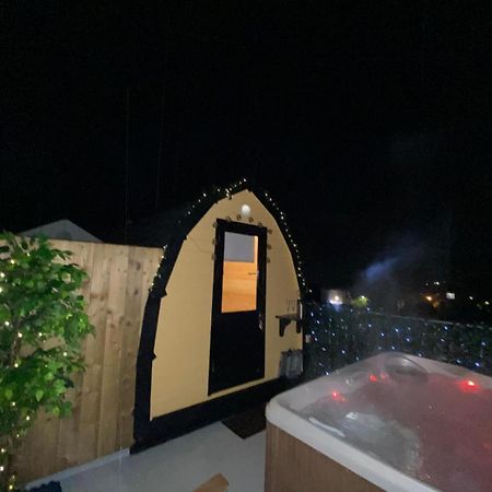 Апартаменти Arch Pod & Hot Tub Карндона Екстер'єр фото