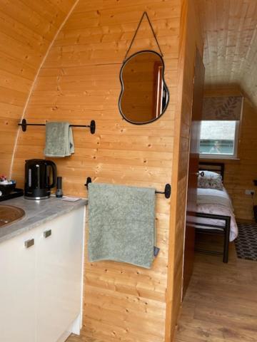 Апартаменти Arch Pod & Hot Tub Карндона Екстер'єр фото