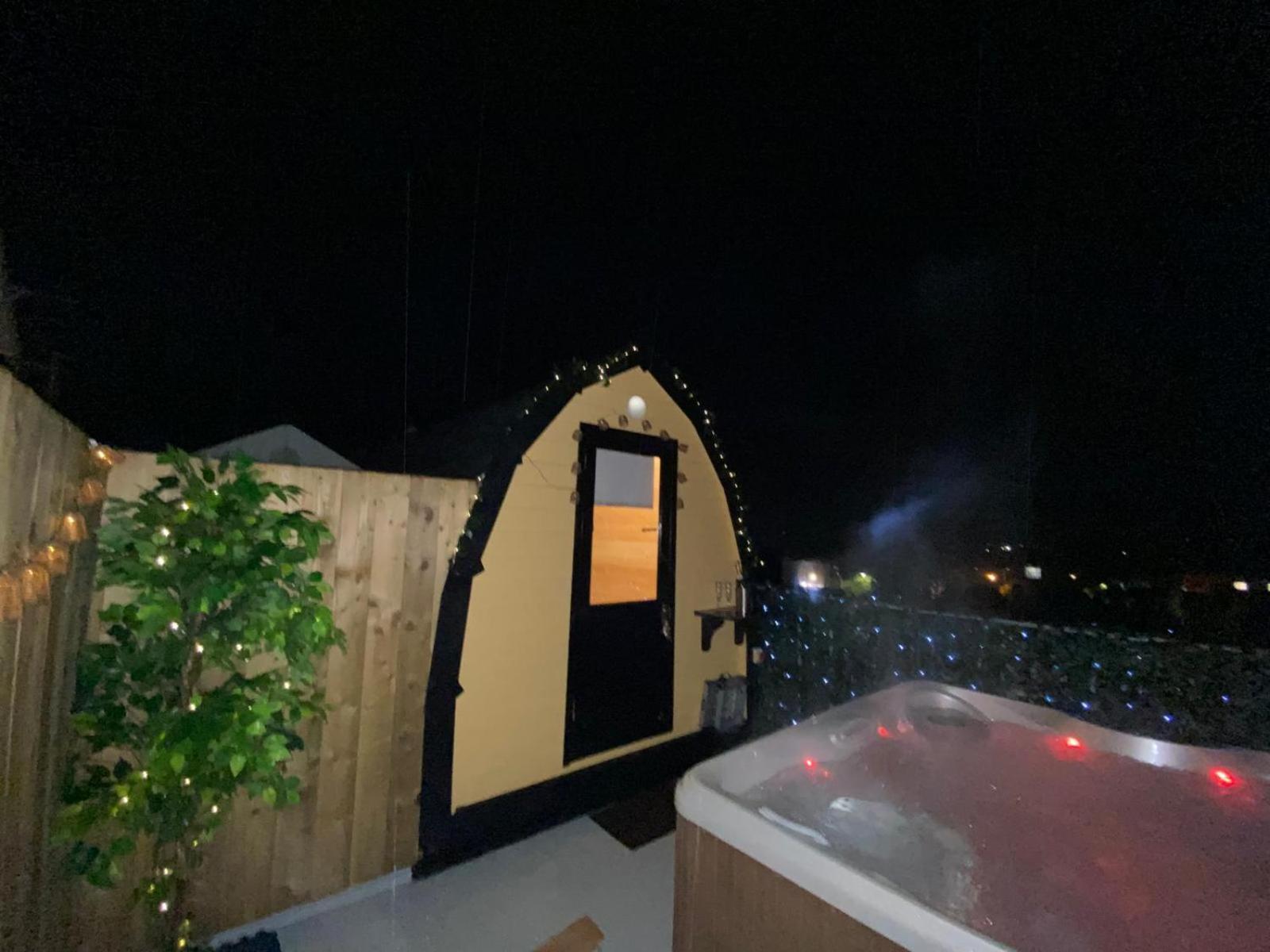 Апартаменти Arch Pod & Hot Tub Карндона Екстер'єр фото